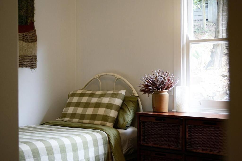 Harrys House Warburton - Peaceful Riverside Cottage In The Perfect Location Bagian luar foto