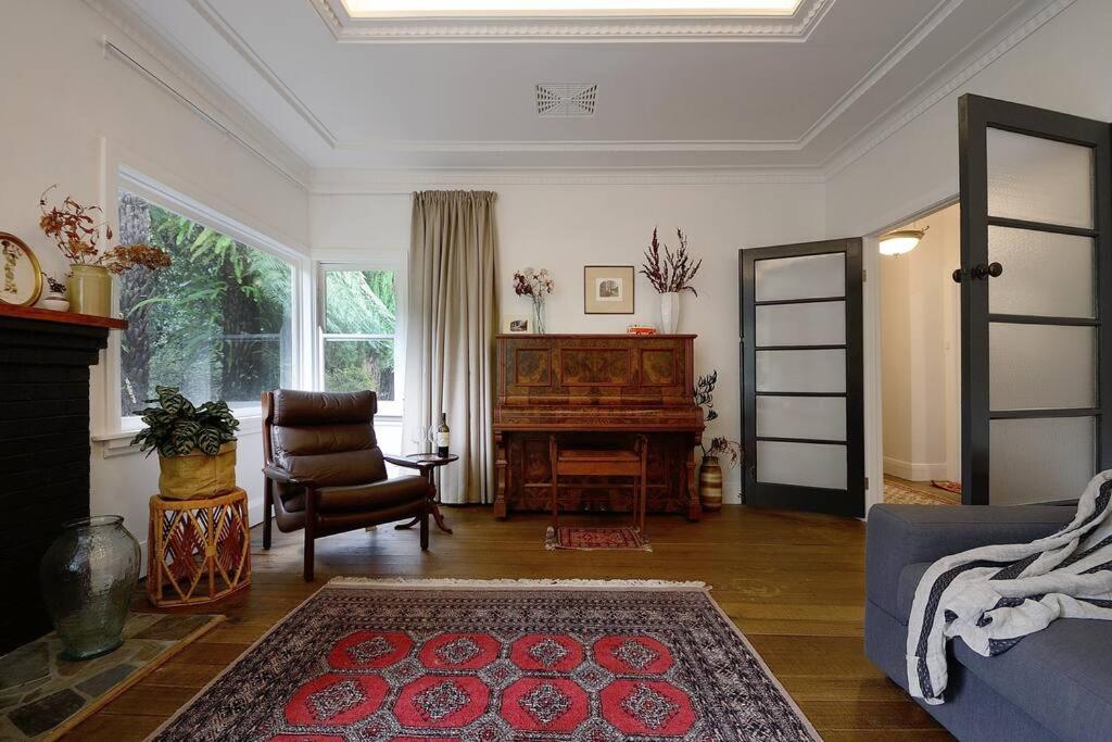 Harrys House Warburton - Peaceful Riverside Cottage In The Perfect Location Bagian luar foto