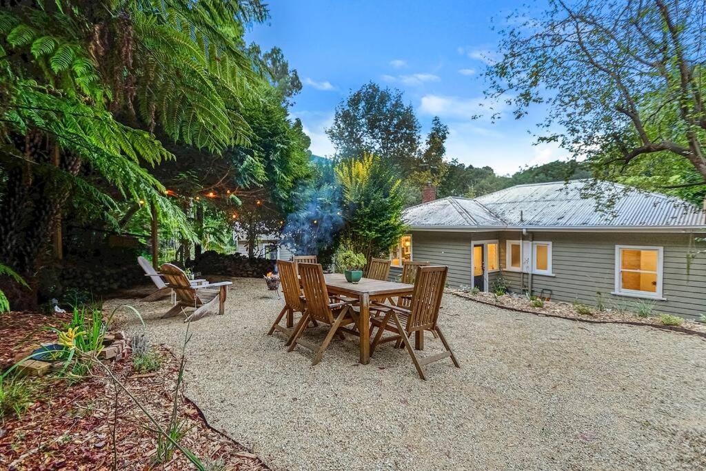 Harrys House Warburton - Peaceful Riverside Cottage In The Perfect Location Bagian luar foto