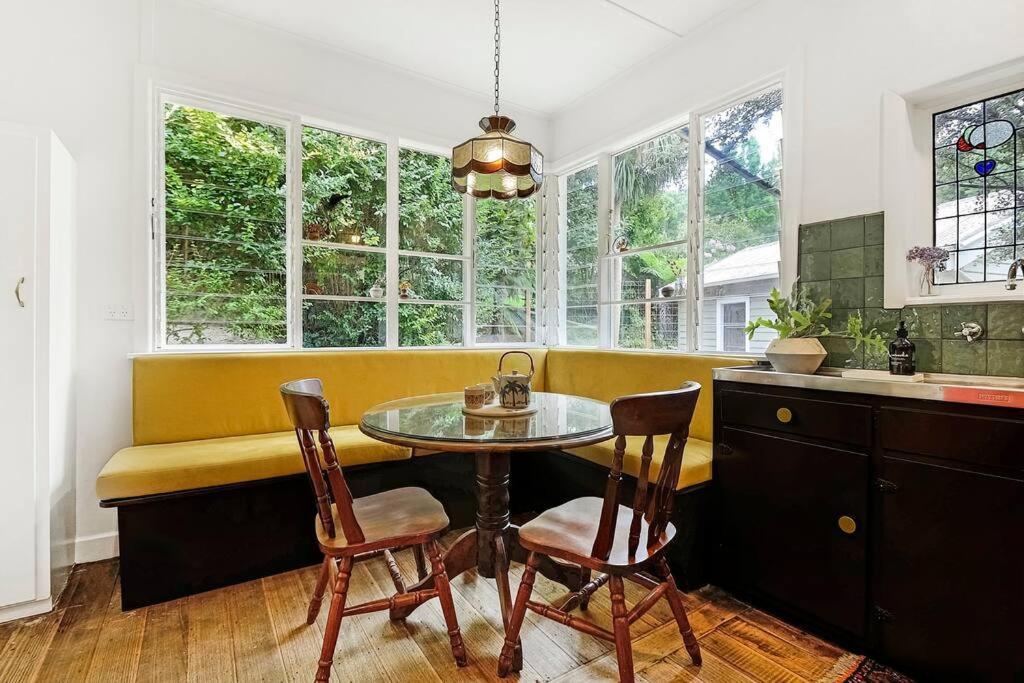 Harrys House Warburton - Peaceful Riverside Cottage In The Perfect Location Bagian luar foto