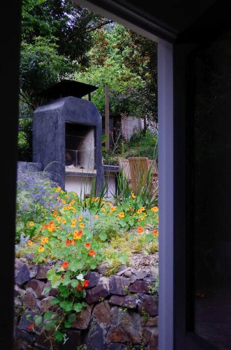 Harrys House Warburton - Peaceful Riverside Cottage In The Perfect Location Bagian luar foto